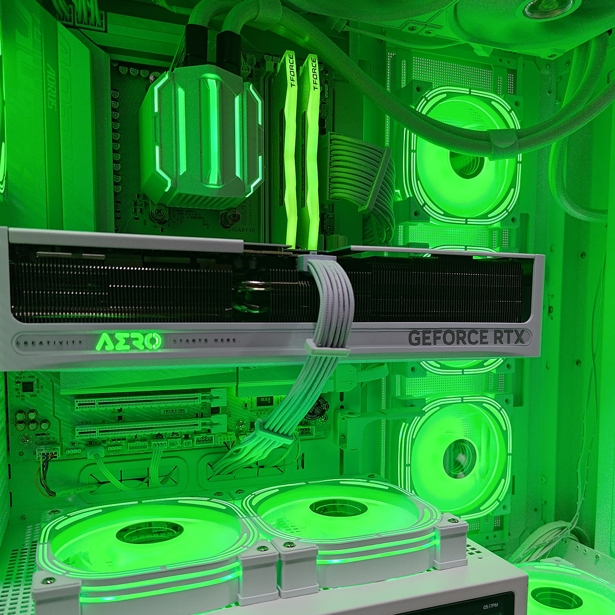 Ultra Genome III White Desktop Gaming PC
