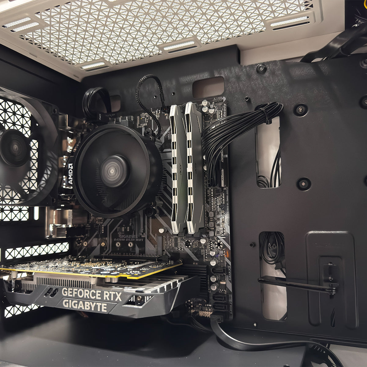 Alpha Macube White Desktop Gaming PC