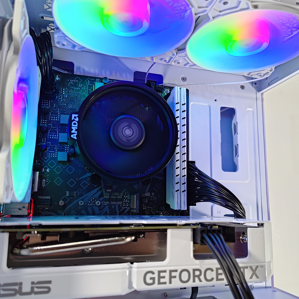 Alpha Reyna White Desktop Gaming PC