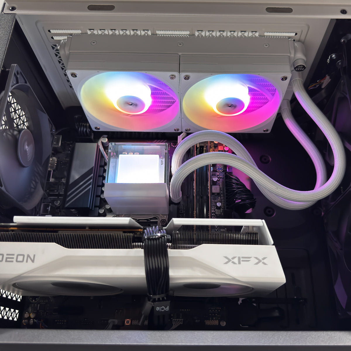 Aurora Macube110 White Desktop Gaming PC