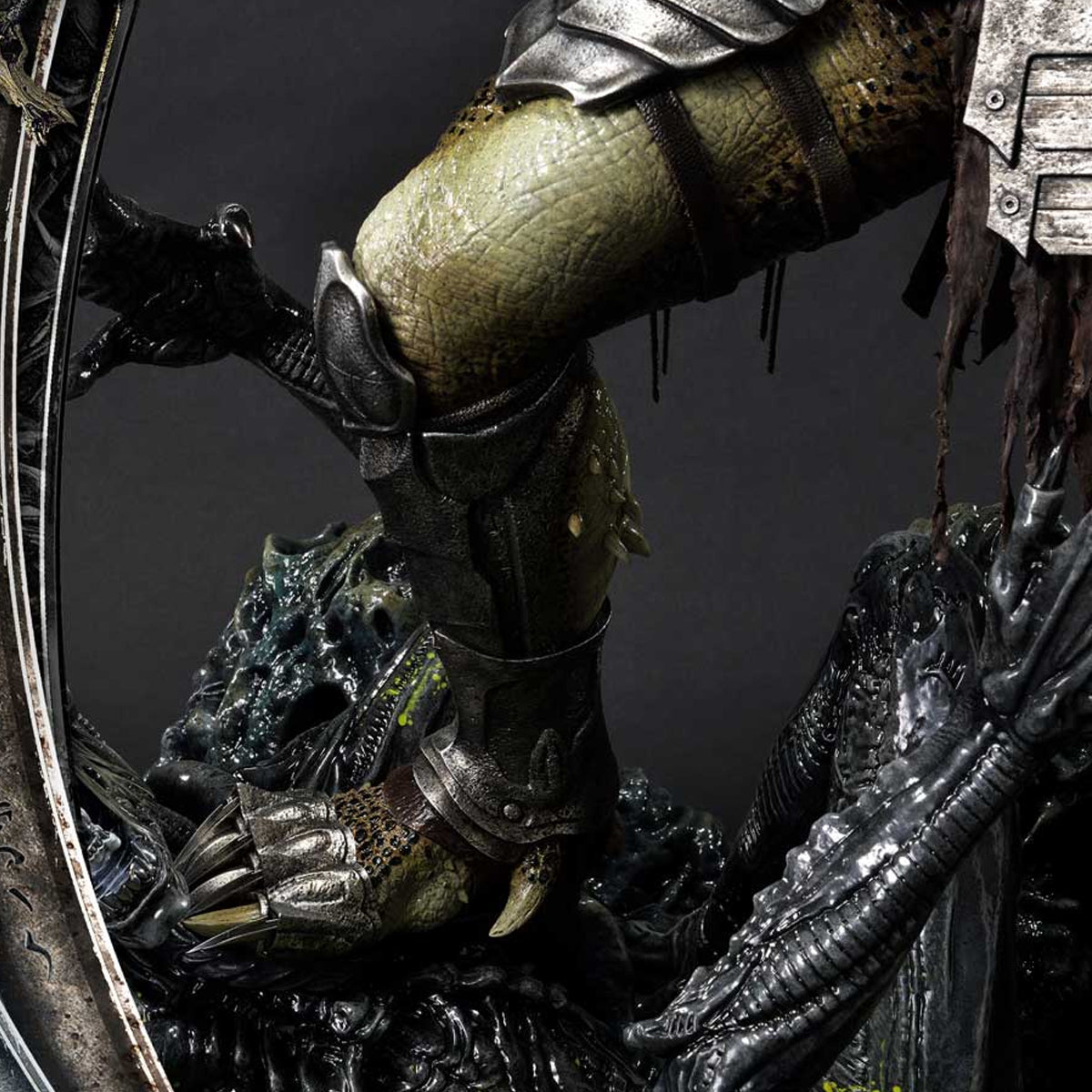 Real Elite Masterline Aliens vs. Predator: Requiem Wolf Predator