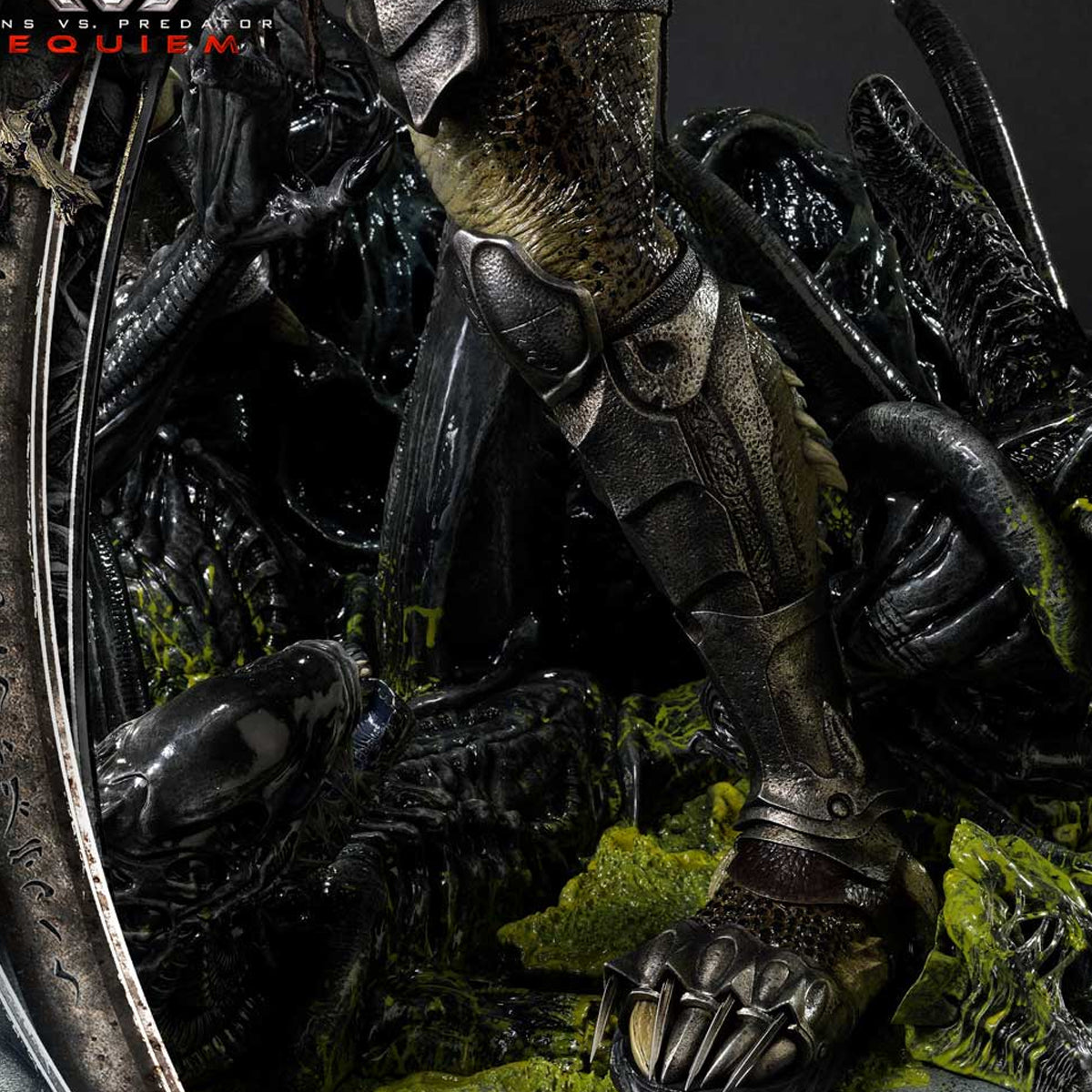 Real Elite Masterline Aliens vs. Predator: Requiem Wolf Predator