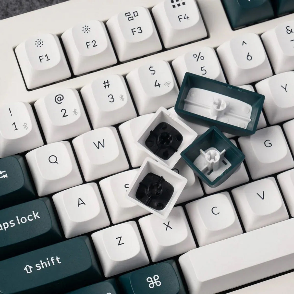 Keychron Q5 HE QMK 96% Fully Assembled Knob RGB Backlight Hot-Swappable Wireless Magnetic Switch
