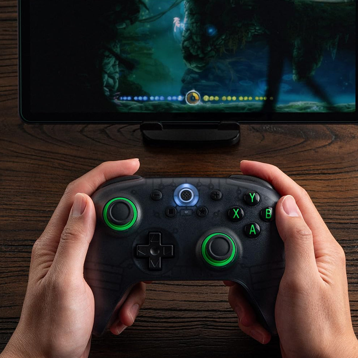 8Bitdo Ultimate 2C Wireless Controller for Windows/ Android (Transparent Black) (81HD)
