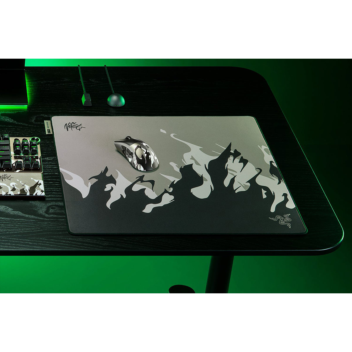 Razer Gigantus V2 Pro Soft Esports Gaming Mouse Mat - L (NiKo Edition)