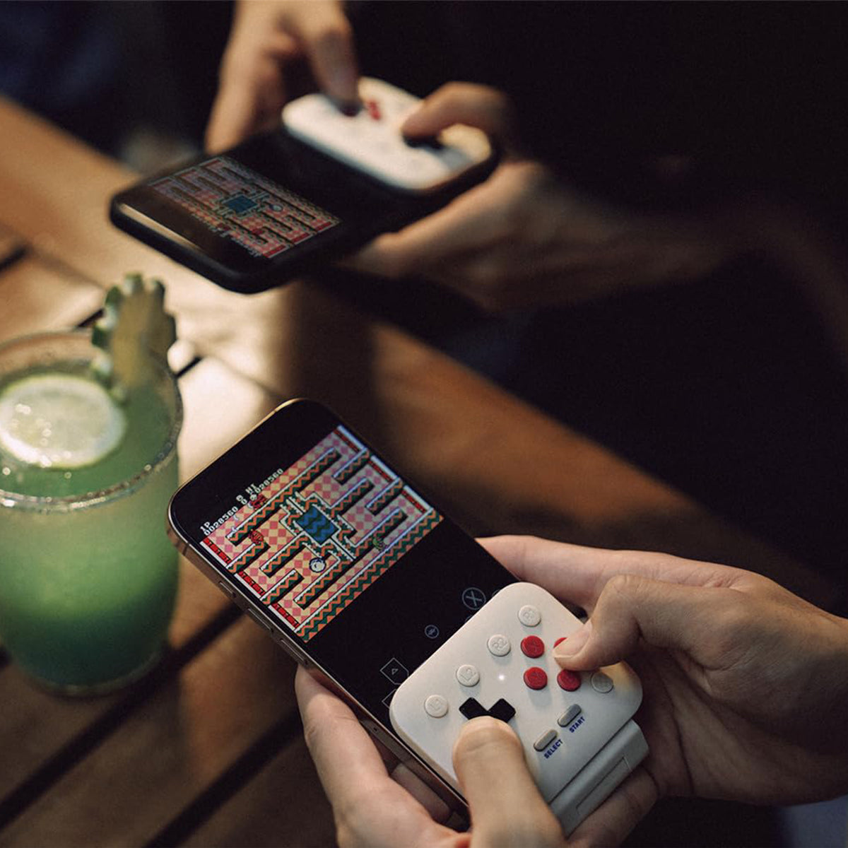 8Bitdo FlipPad USB-C Mobile Gaming Controller for iOS/ Android (G Classic Ed.) (85JA)