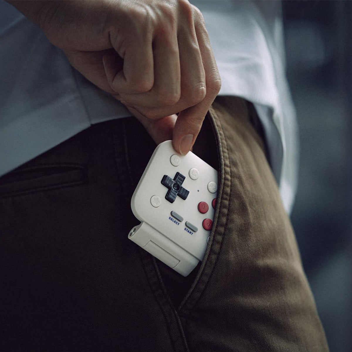 8Bitdo FlipPad USB-C Mobile Gaming Controller for iOS/ Android (G Classic Ed.) (85JA)
