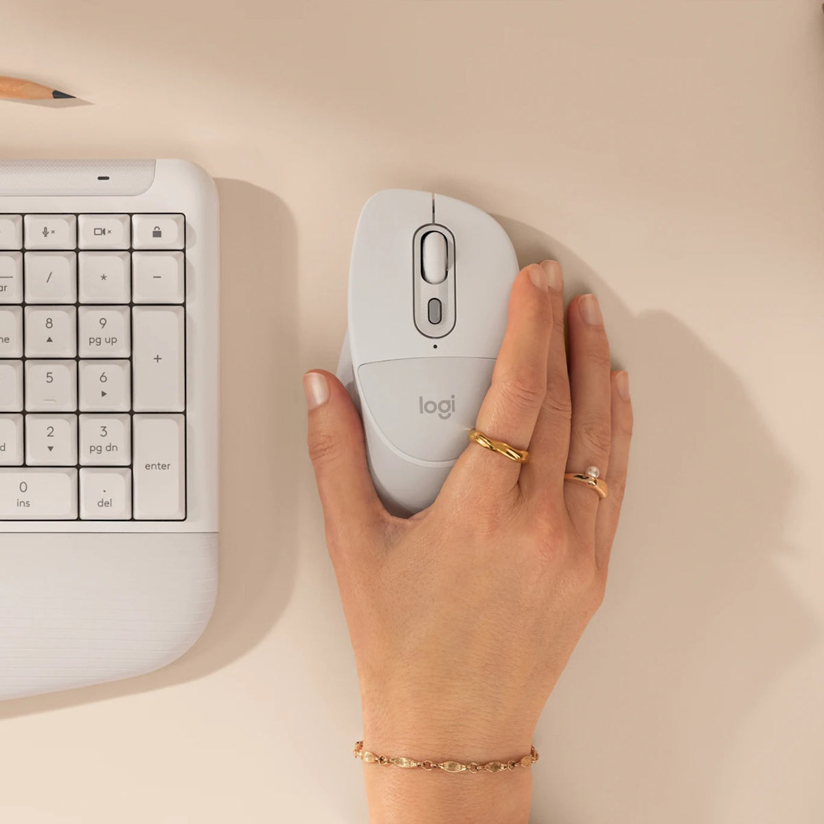Logitech Signature Comfort Plus M850 L Wireless Mouse (Off White) (910-007734)