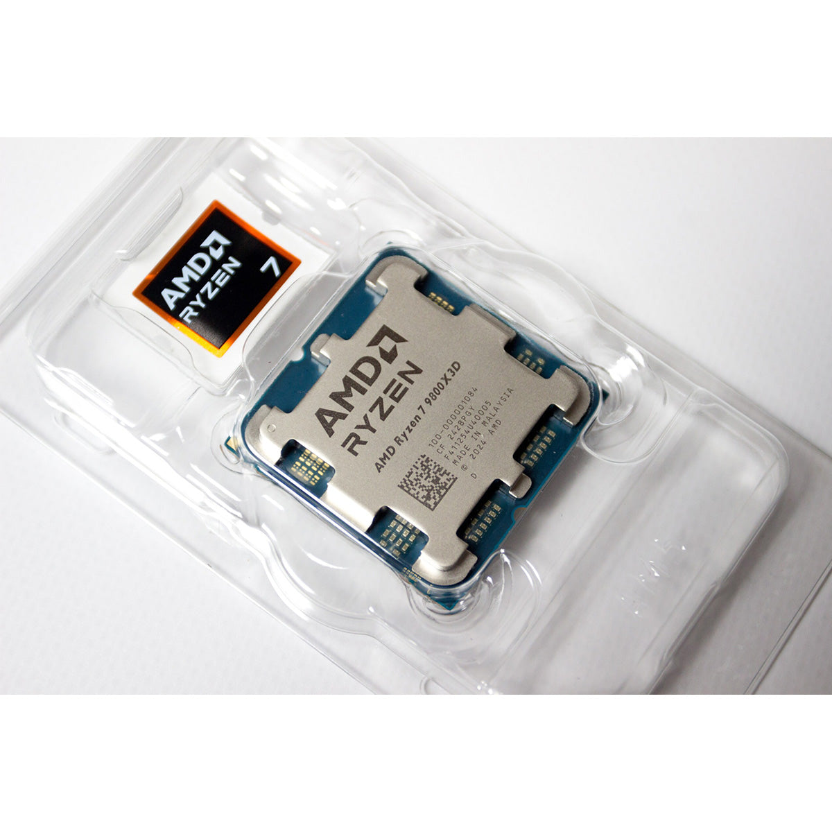 AMD Ryzen 7 9800X3D Tray Processor