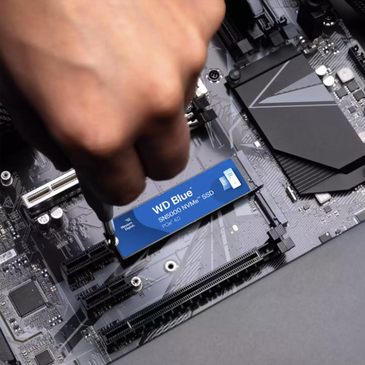 WD Blue SN5000 1TB NVMe PCIe Gen 4.0 M.2 2280 Up to 5,150MB/s Read Internal SSD (WDS100T4B0E)