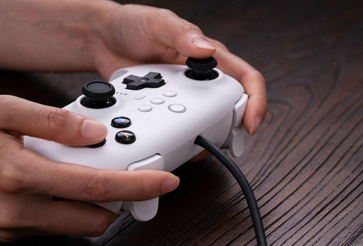 8BITDO Ultimate Wired Controller For (Switch/Windows/Android (White Edition) (82CA01) - DataBlitz