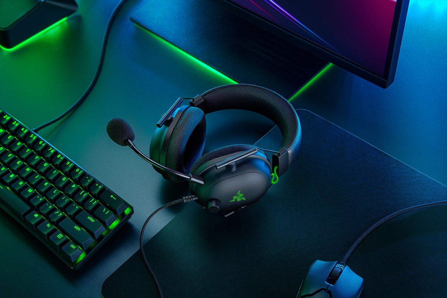 RAZER BLACKSHARK V2 SPECIAL EDITION + USB SOUND CARD MULTI-PLATFORM WIRED ESPORTS HEADSET - DataBlitz