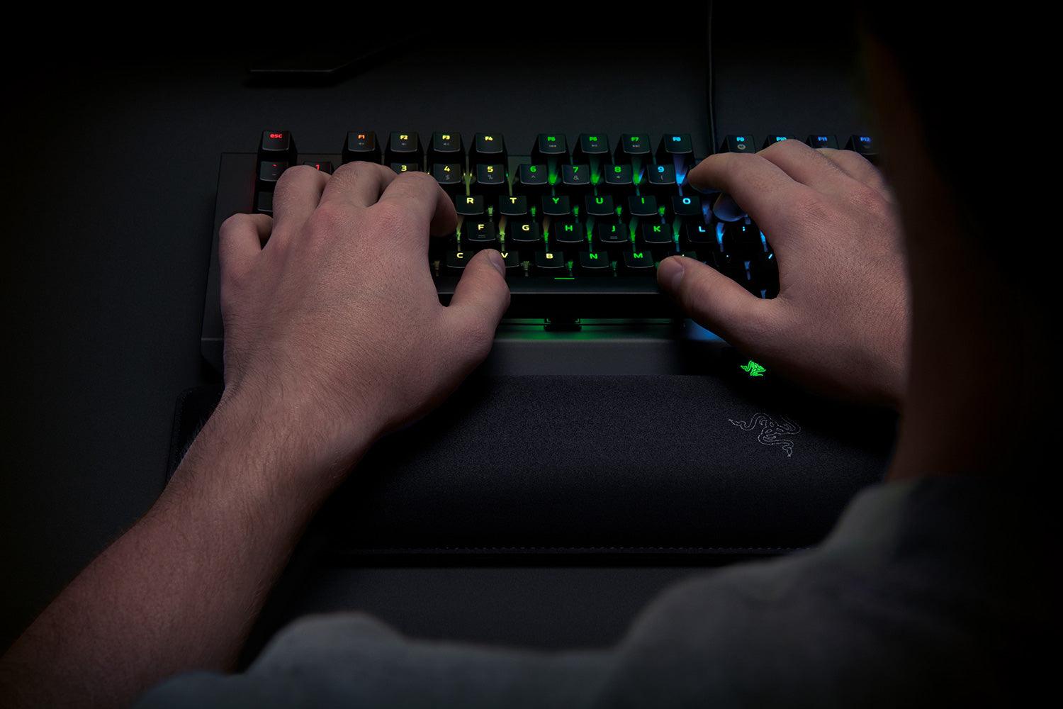 RAZER ERGONOMIC WRIST REST FOR TENKEYLESS KEYBOARDS - DataBlitz