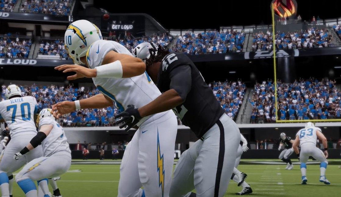 PS5 Madden NFL 22 (US)) - DataBlitz