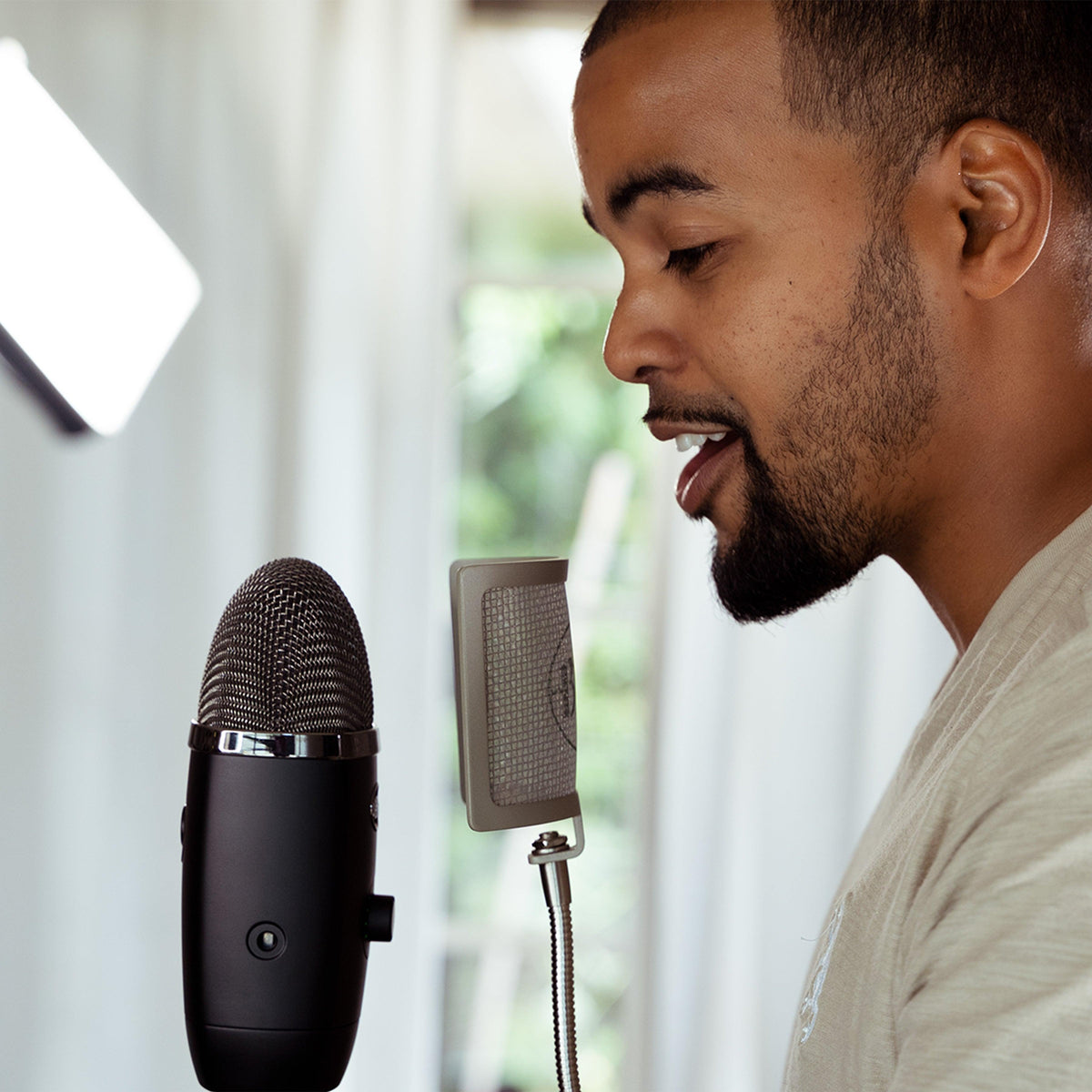 LOGITECH BLUE YETI X PROFESSIONAL MULTI-PATTERN USB MICROPHONE W BLUE VOICE (BLACKOUT) - DataBlitz