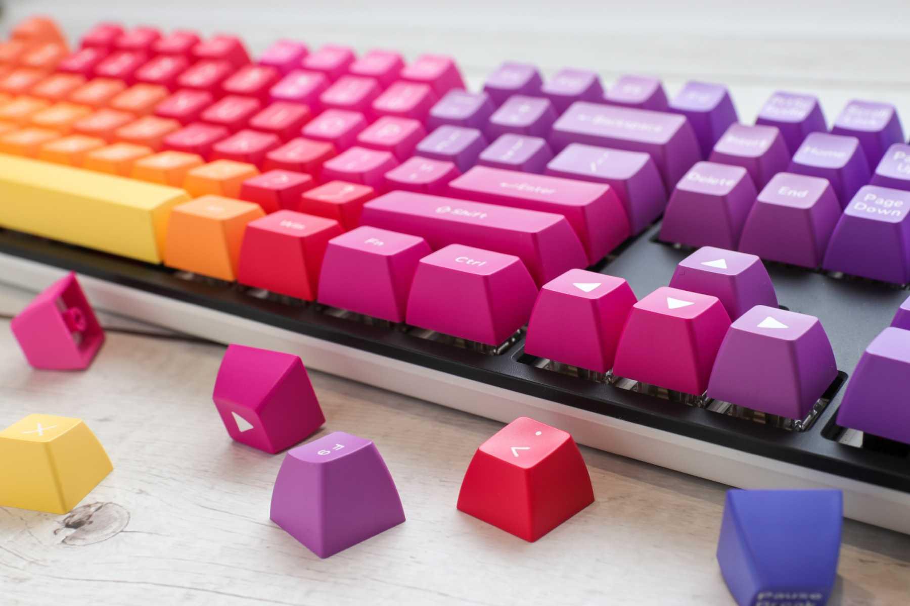 DUCKY 108-KEY ABS SEAMLESS DOUBLESHOT AFTERGLOW SA KEYCAP SET (DKSA108-USADZZWSG) - DataBlitz