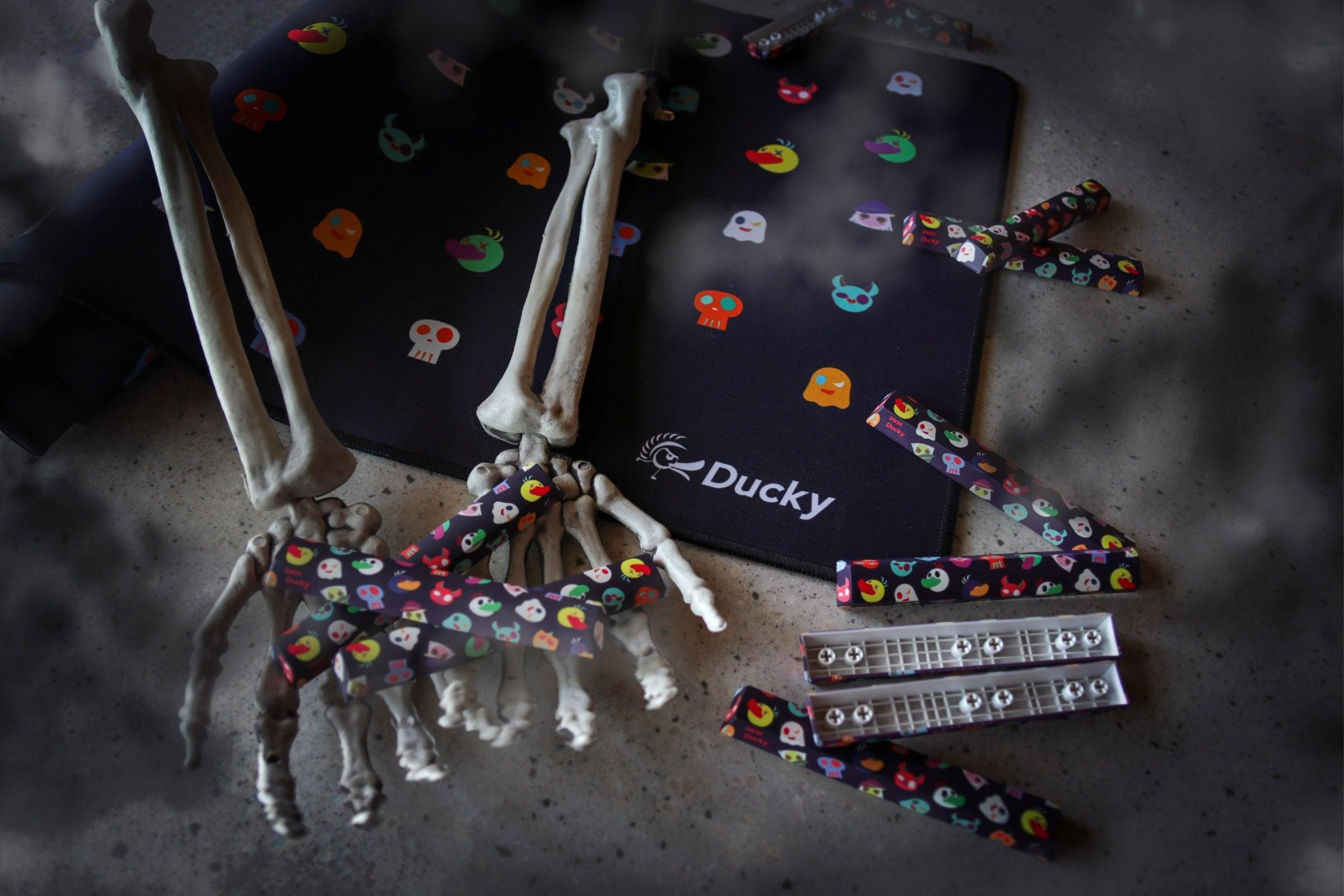 DUCKY 2021 HALLOWEEN LIMITED EDITION MOUSE PAD (DPCL21-CEBAH) - DataBlitz