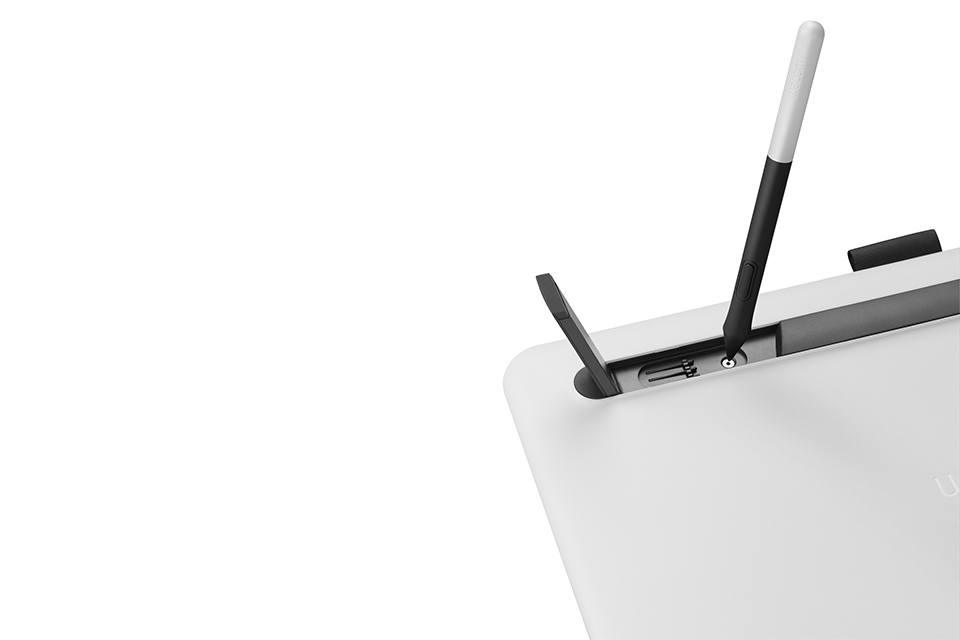 WACOM ONE CREATIVE PEN DISPLAY 13.3" (DTC133W0C) - DataBlitz