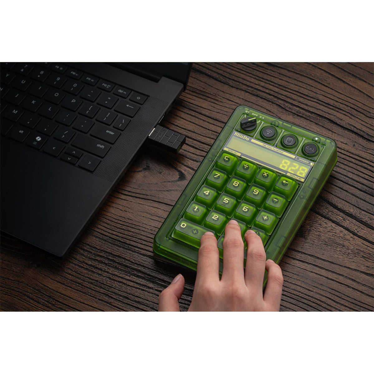8Bitdo Retro 18 Mechanical Numpad Xbox Edition (85HB)