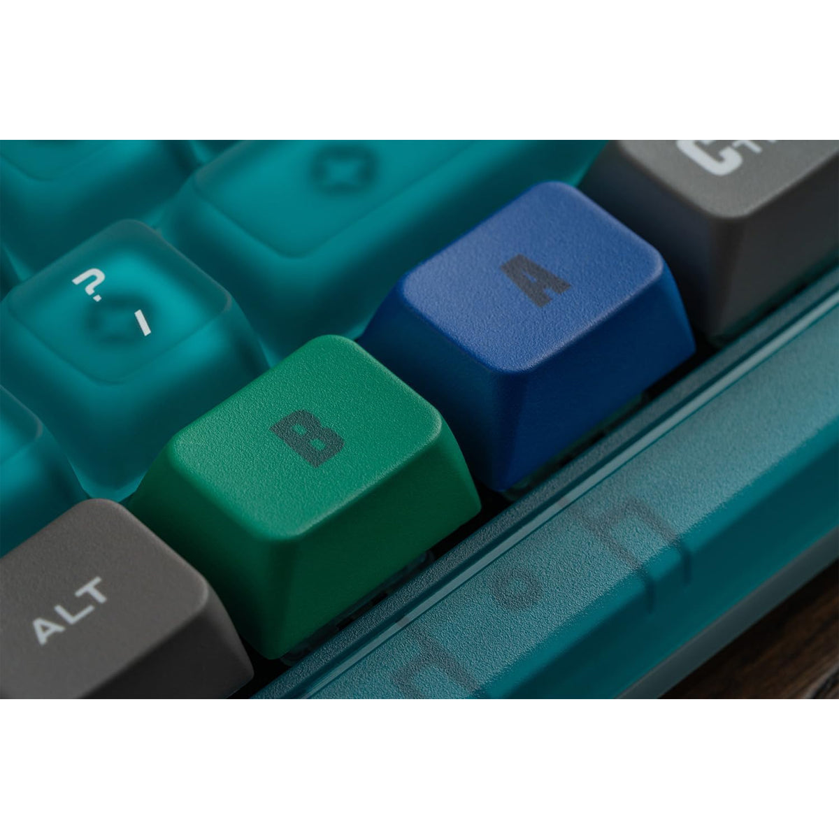 8Bitdo Retro 87 Mechanical Keyboard (Clear Blue) (85HD) | Datablitz