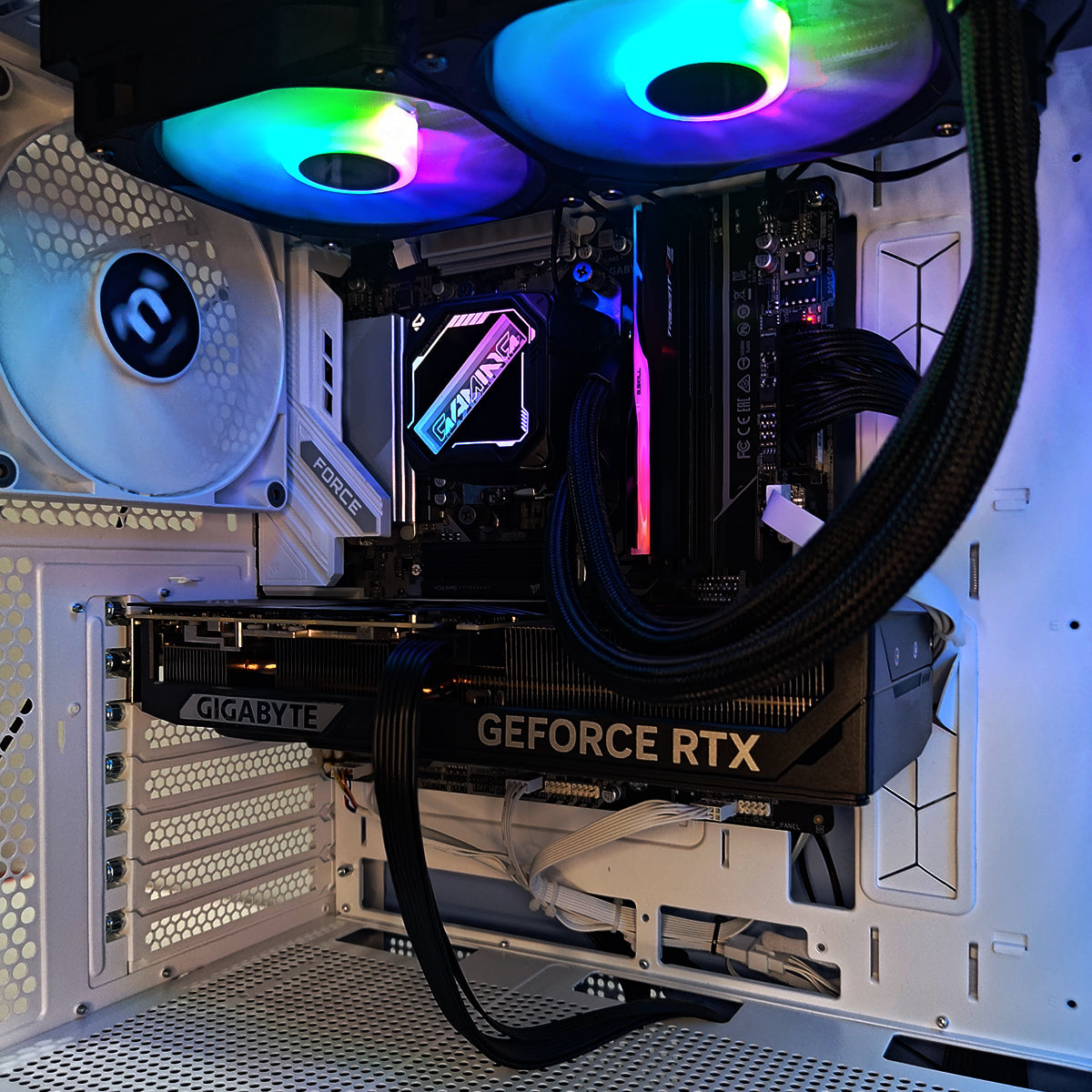 Sophos Ceres 330 Blue Desktop Gaming PC
