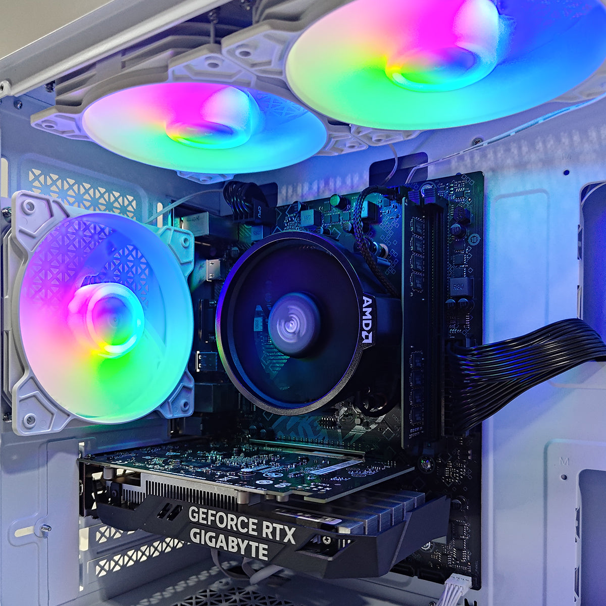 Alpha Reyna White Desktop Gaming PC