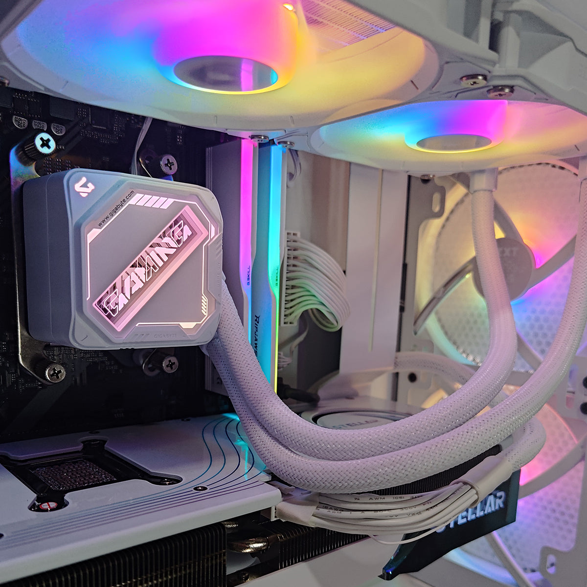 Sophos H5 Flow White Desktop Gaming PC | DataBlitz