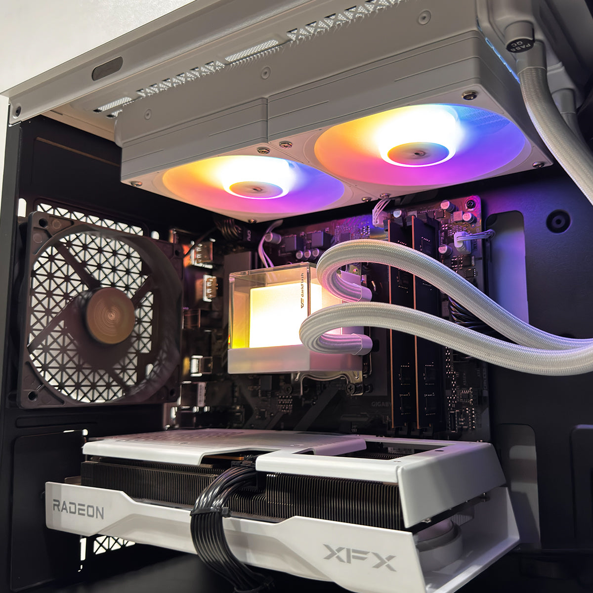 Aurora Macube110 White Desktop Gaming PC