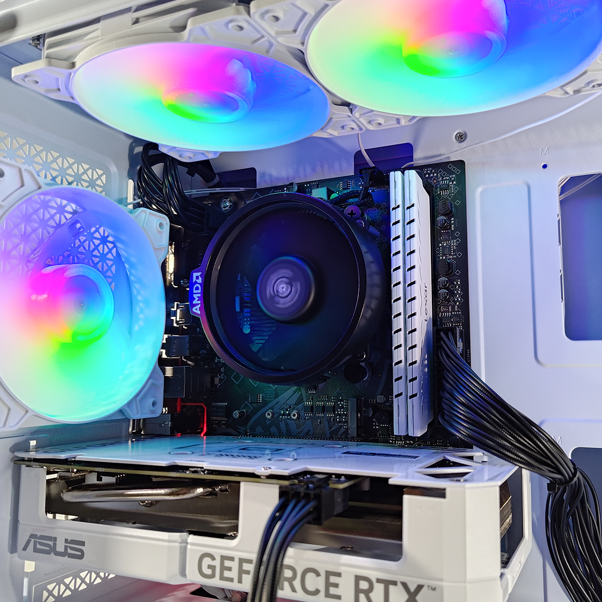 Alpha Reyna White Desktop Gaming PC