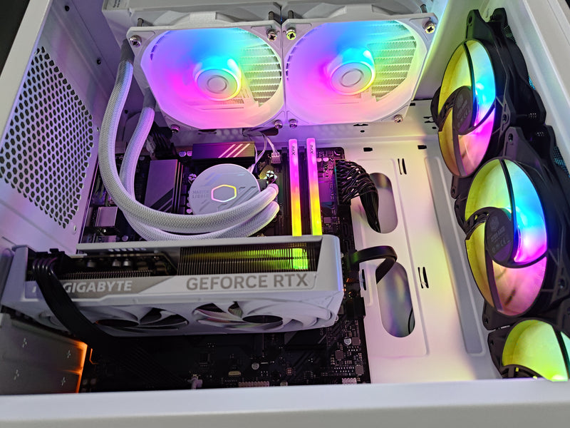 Aurora Elite 301 White Desktop Gaming PC | DataBlitz