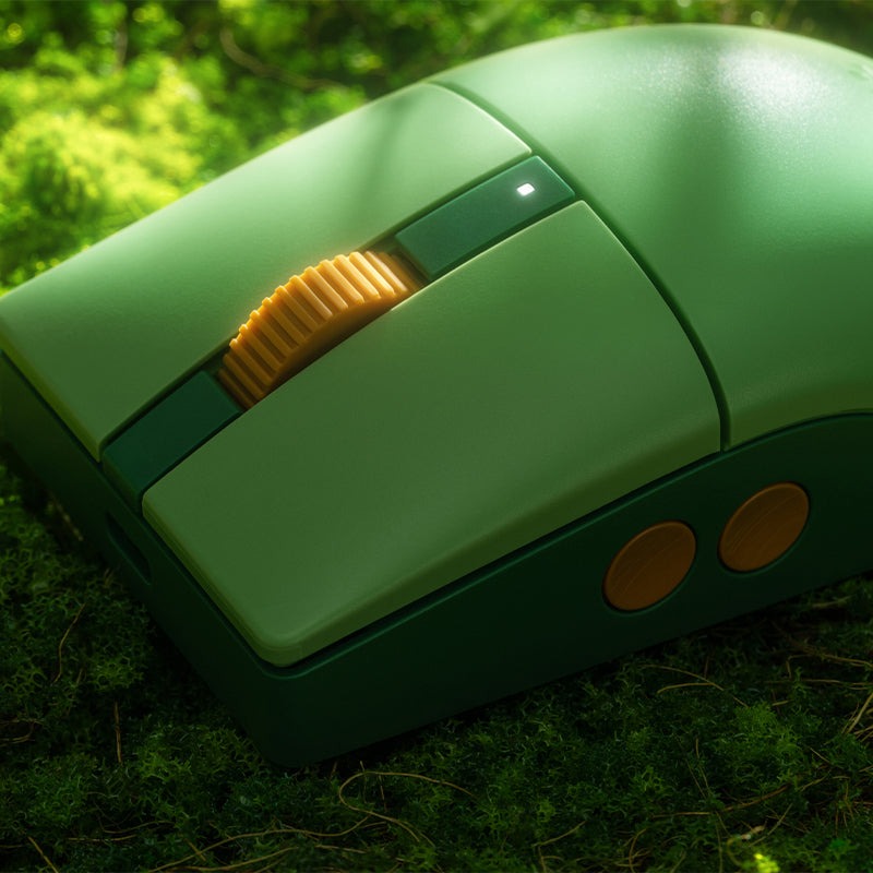 8Bitdo Retro R8 Tri-Mode Mouse with Charging Dock Forest Edition (85CB)