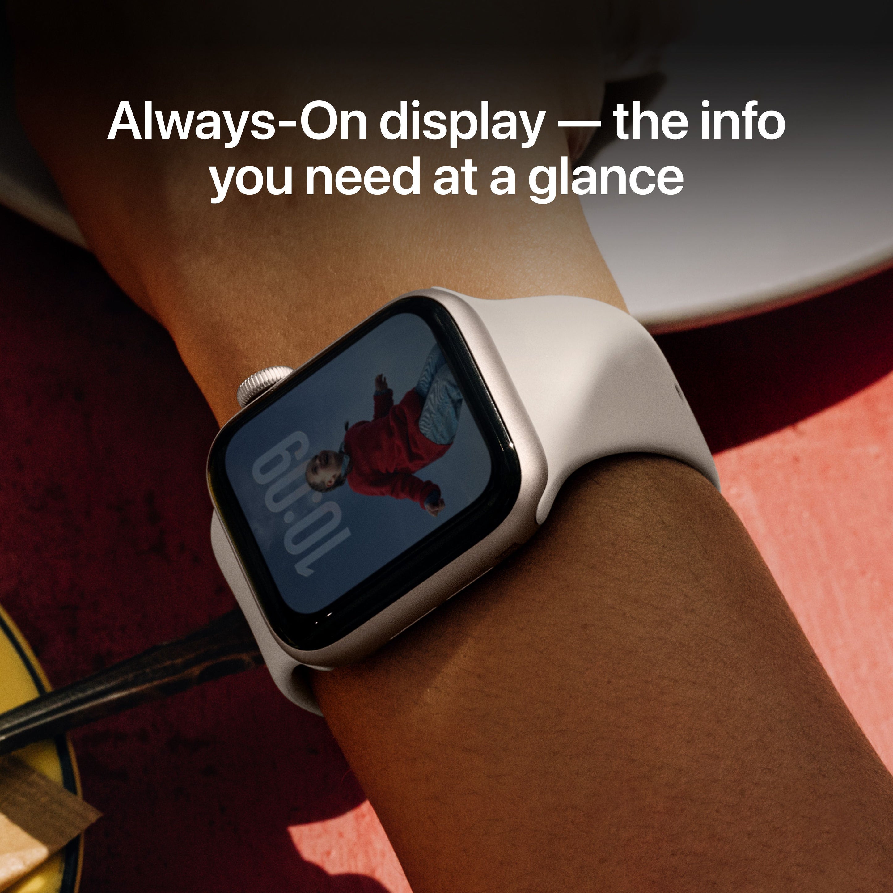 Apple Watch SE 3 GPS 40mm Aluminum Case with Starlight Sport Band M/L (Starlight) (MEH54X/A)