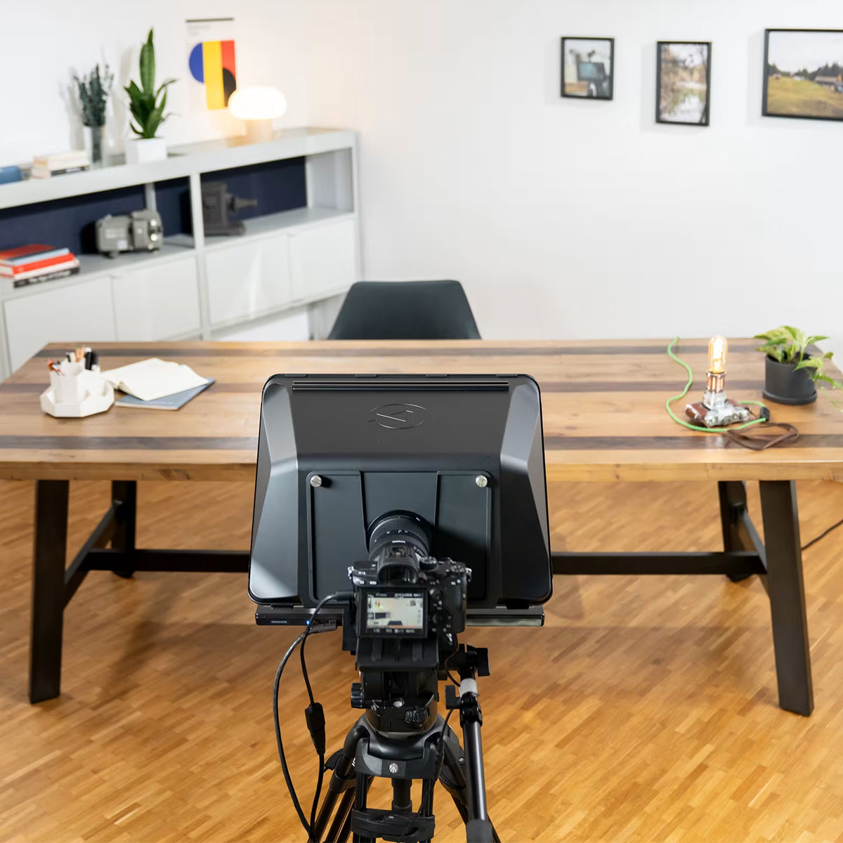 Elgato Prompter XL 15.6" FHD All-In-One Studio Teleprompter
