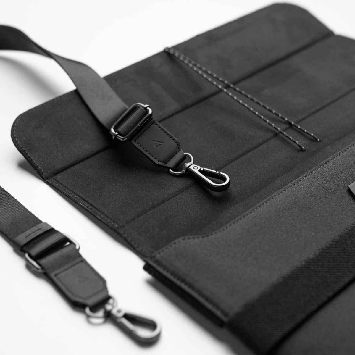 DeltaHub Formo Laptop Sleeve - Black (14 inches, 16 inches)