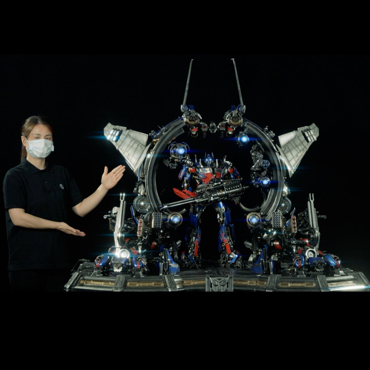 Museum Masterline Transformers: Dark of the Moon (Film) Optimus Prime Weapons Depot 