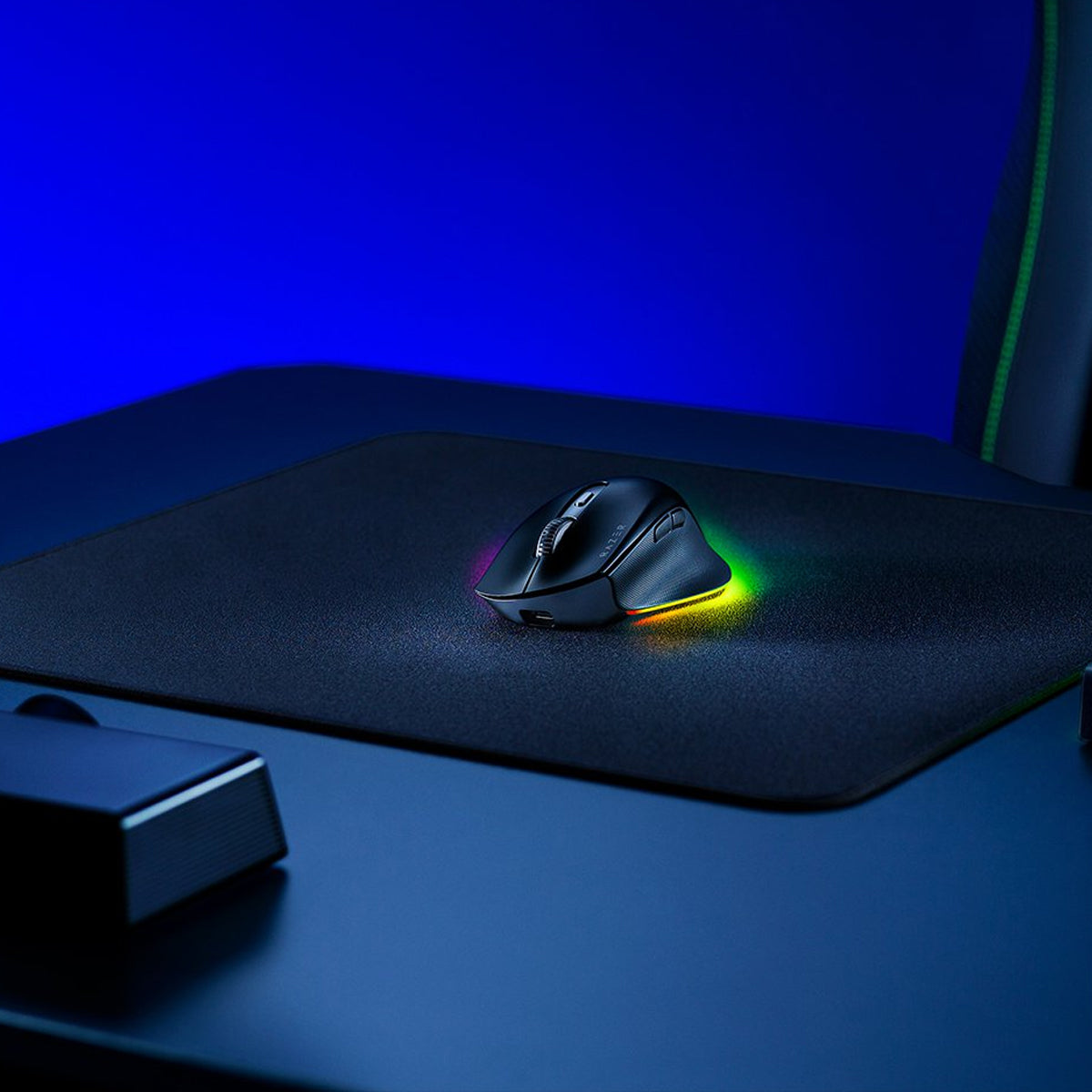 Razer Pro Click V2 Right-Handed Ergonomic Wireless Mouse