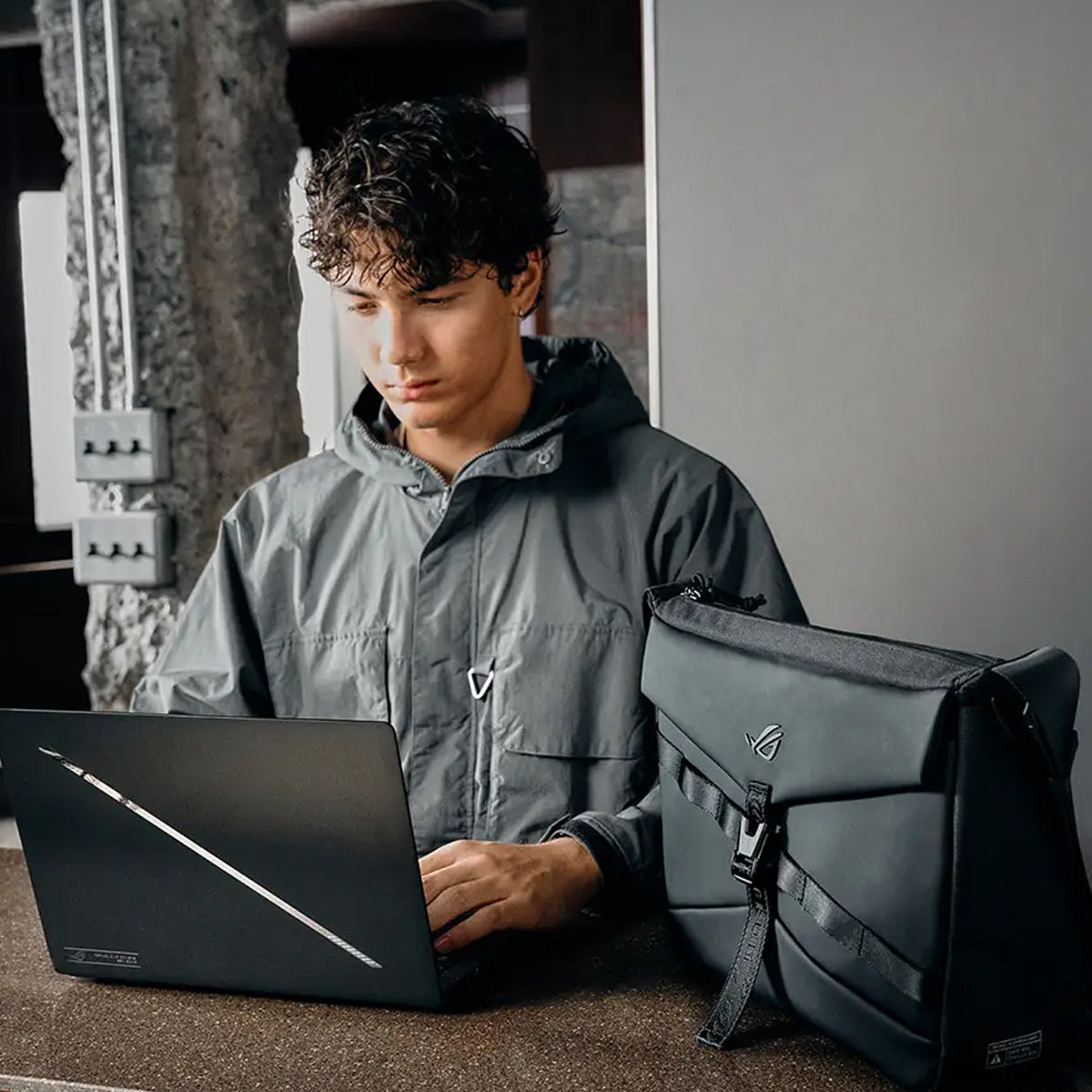 ASUS ROG Archer Messenger 14 BC2400 Bag (Black)