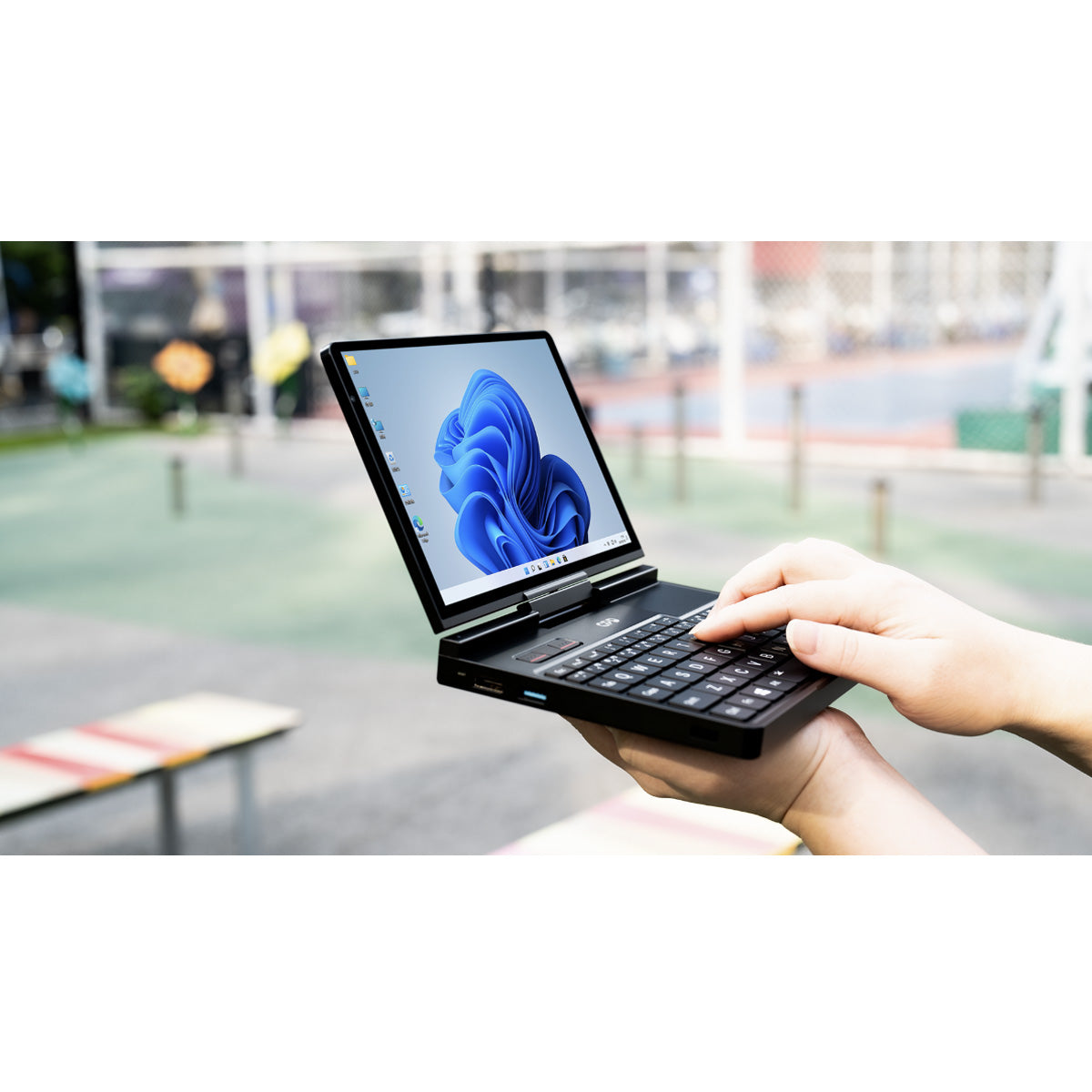 GPD Pocket 4 2025 AMD Ryzen 7 8840U 8.8" LTPS (2560x1600) 144Hz High-Refresh Iris Display 16GB RAM 1TB SSD Windows 11 Home Handheld AI PC + GPD Pocket 4 Protection Case