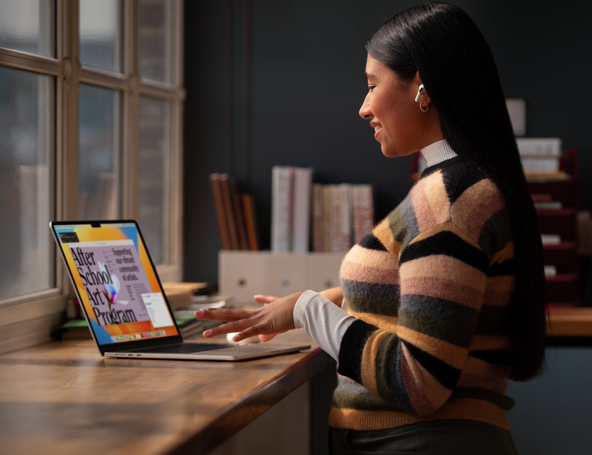 Macbook Air 15" (2023) MQKP3PP/A (Space Grey) | M2 Chip | 8-Core CPU | 10-Core GPU | 8GB RAM | 256GB SSD
