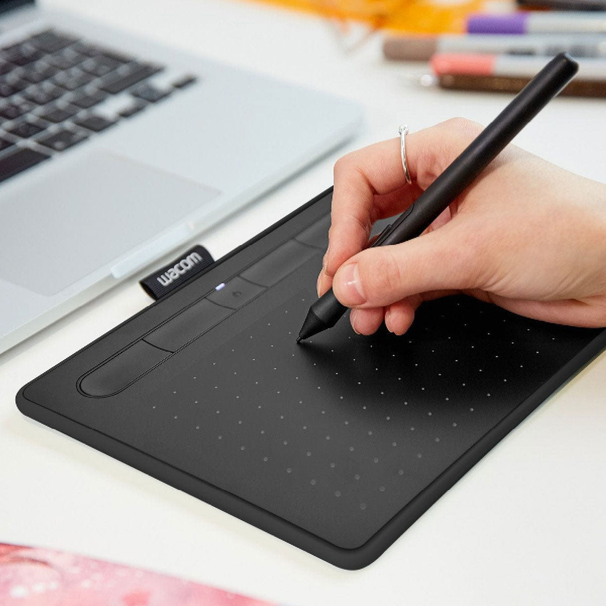 Wacom Intuos Small Bluetooth Pen Tablet CTL-4100WL/K0-CA (Black)