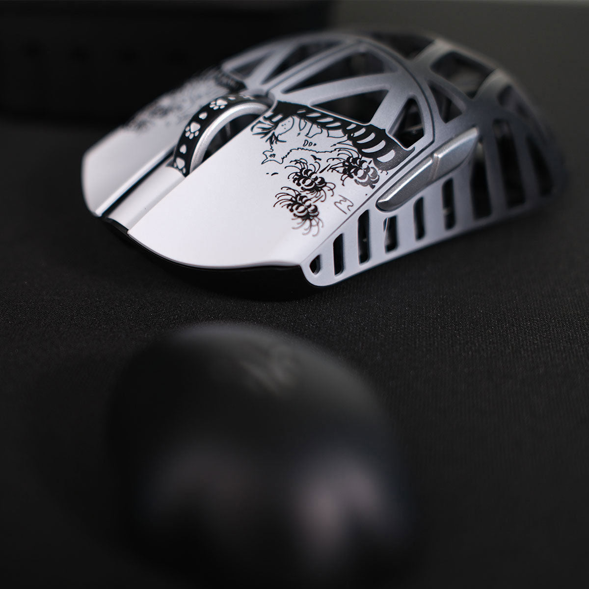 Fabulous Beasts X WLmouse Beast X 8K Lightweight Magnesium Alloy Gaming Mouse