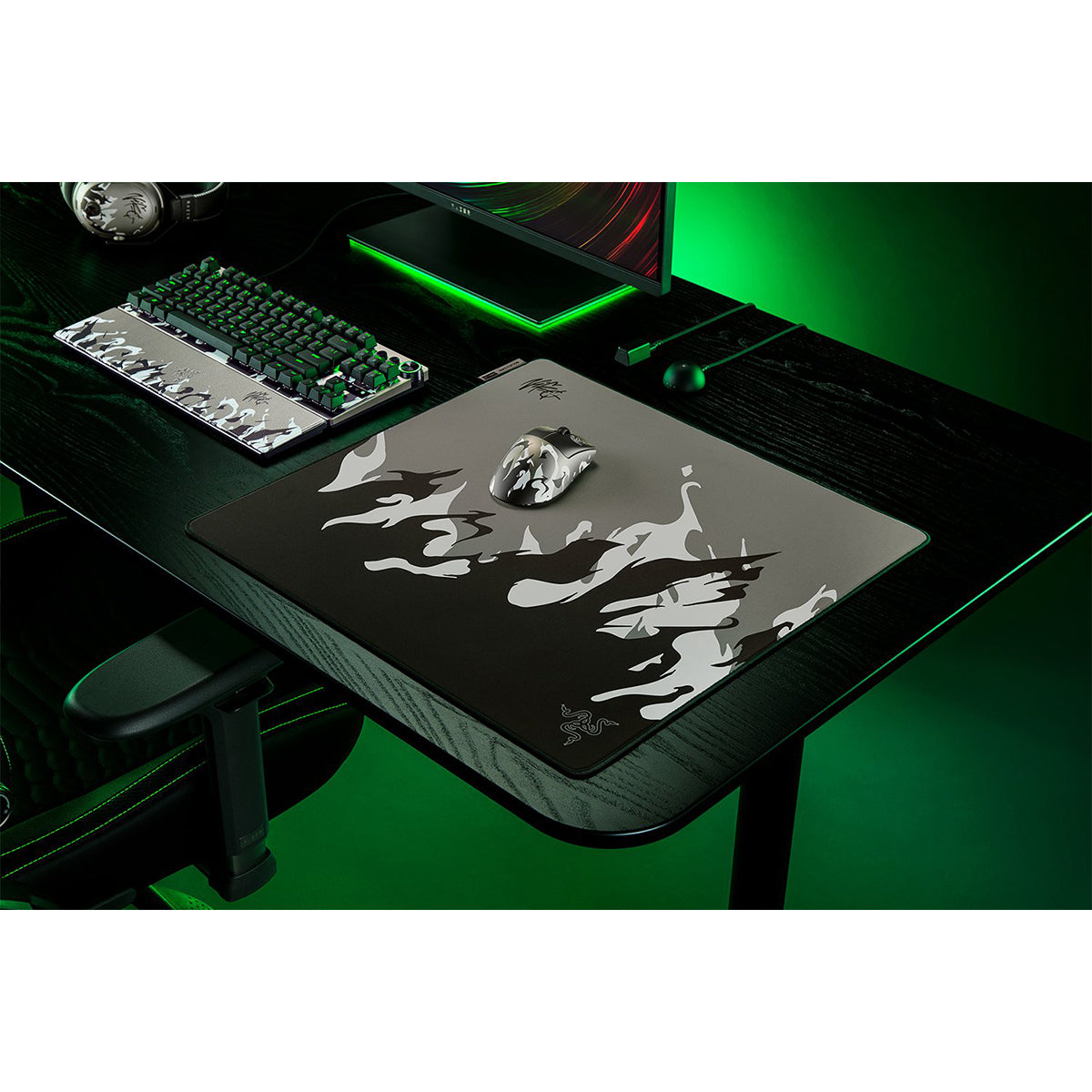 Razer Gigantus V2 Pro Soft Esports Gaming Mouse Mat - L (NiKo Edition)