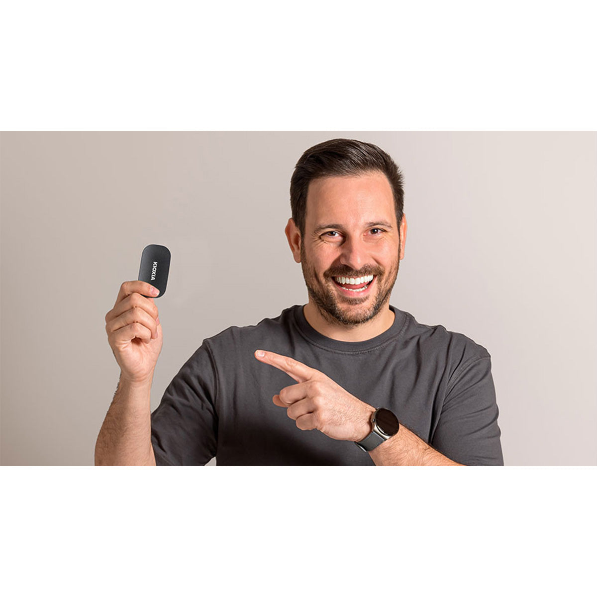 Kioxia Exceria Plus G2 USB 3.2 Gen 2 1050MB/s Read Type-C/A Portable SSD (1TB, 2TB) (LXD20K001TG8, LXD20K002TG8)