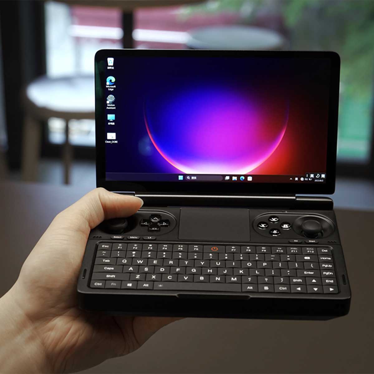 GPD Win Mini 2025 AMD Ryzen AI 9 HX 370 7" (1920x1080) 120Hz High-Refresh Gaming Display 32GB RAM LPDDR5X-7500MT/S 2TB SSD AMD Radeon 890M Graphics (RDNA3.5) Windows 11 Handheld Gaming PC (Black) + GPD Win Mini HX 370 Protection Case
