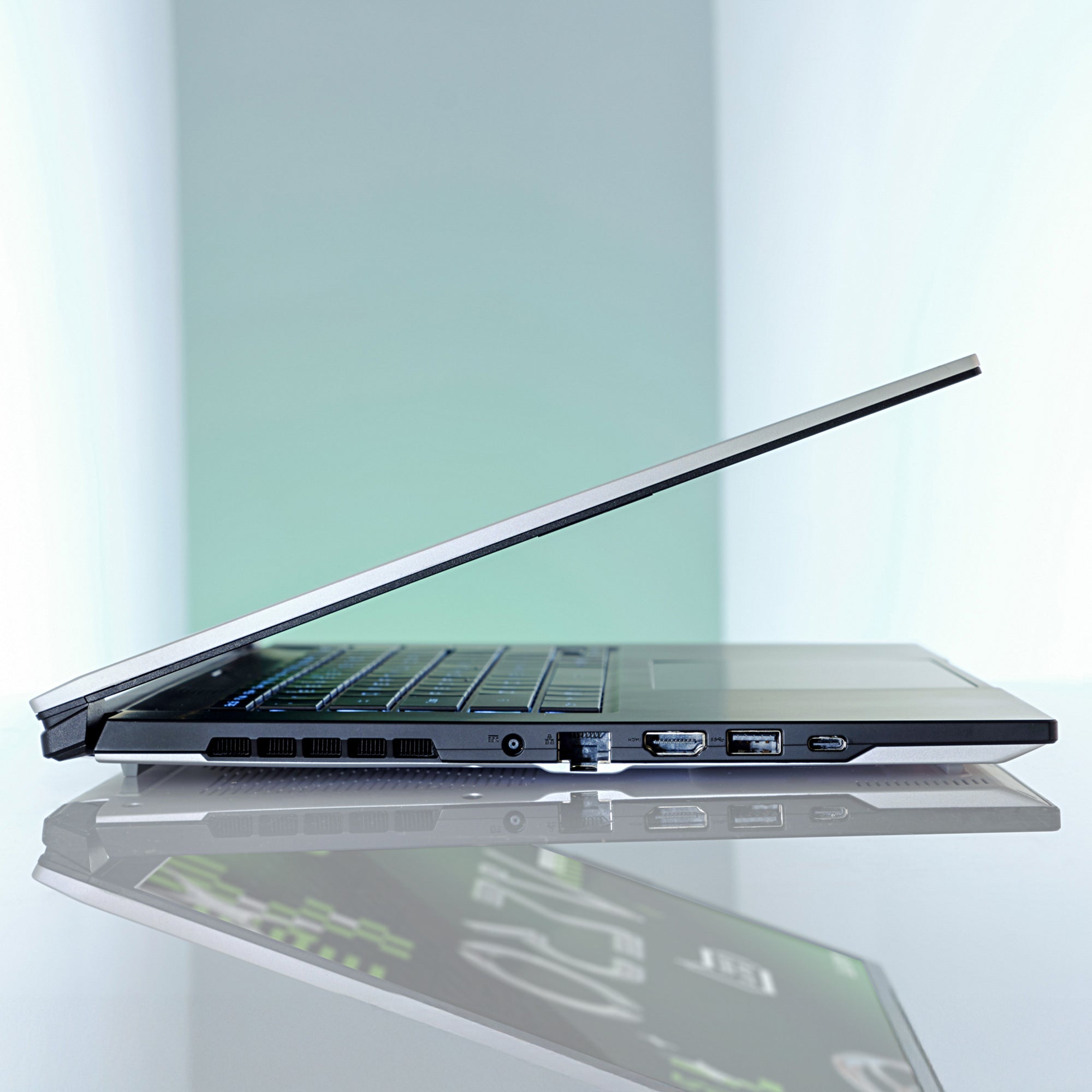 Gigabyte Aero X16 1WH93PHC94AH Copilot+ PC Laptop (Gray) | DataBlitz