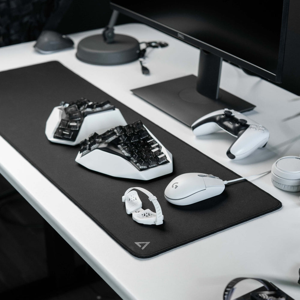 Deltahub Gaming Desk Pad