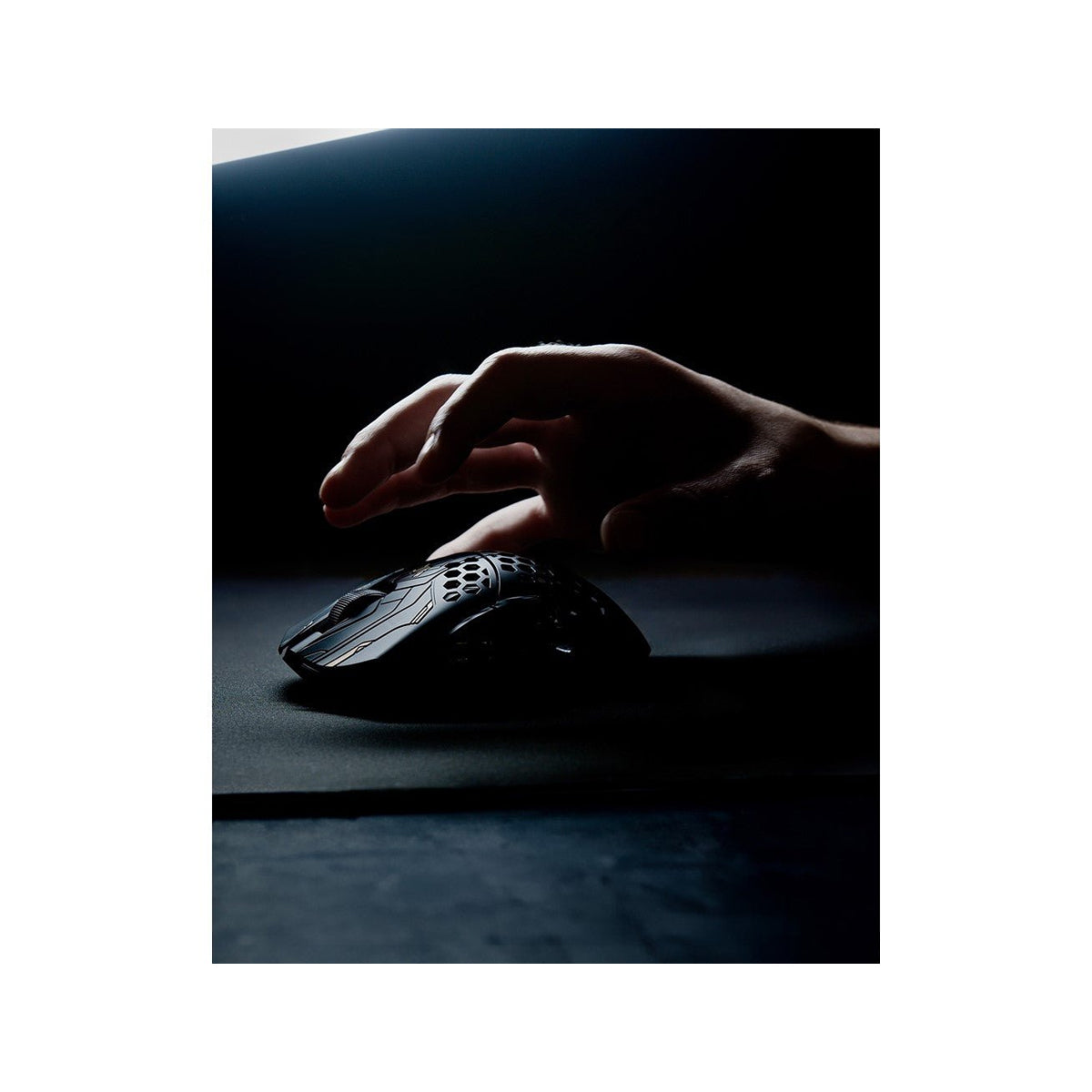 Finalmouse ULTRALIGHTX Wireless Gaming Mouse (Phantom) Lion (M)