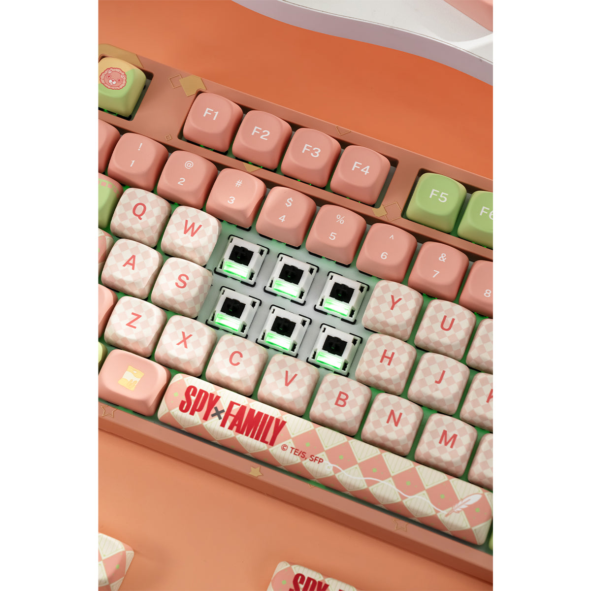 Akko Spy x Family 5108B Plus Multi-Mode RGB Hot-Swappable