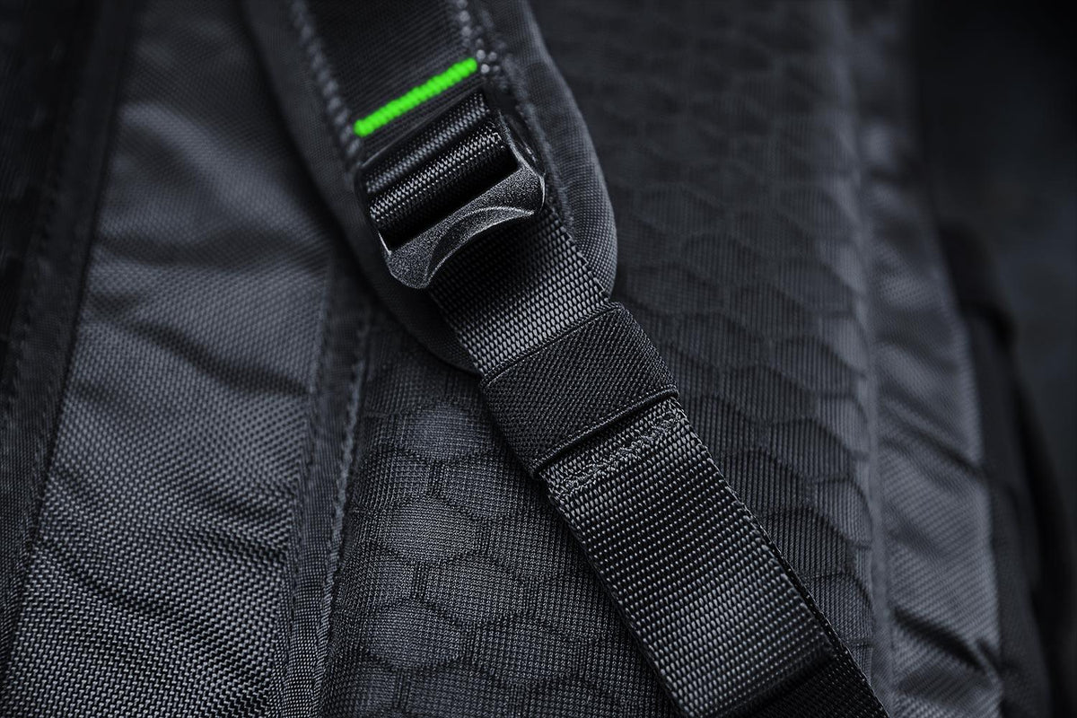 RAZER TACTICAL PRO BACKPACK 17.3 V2 - DataBlitz