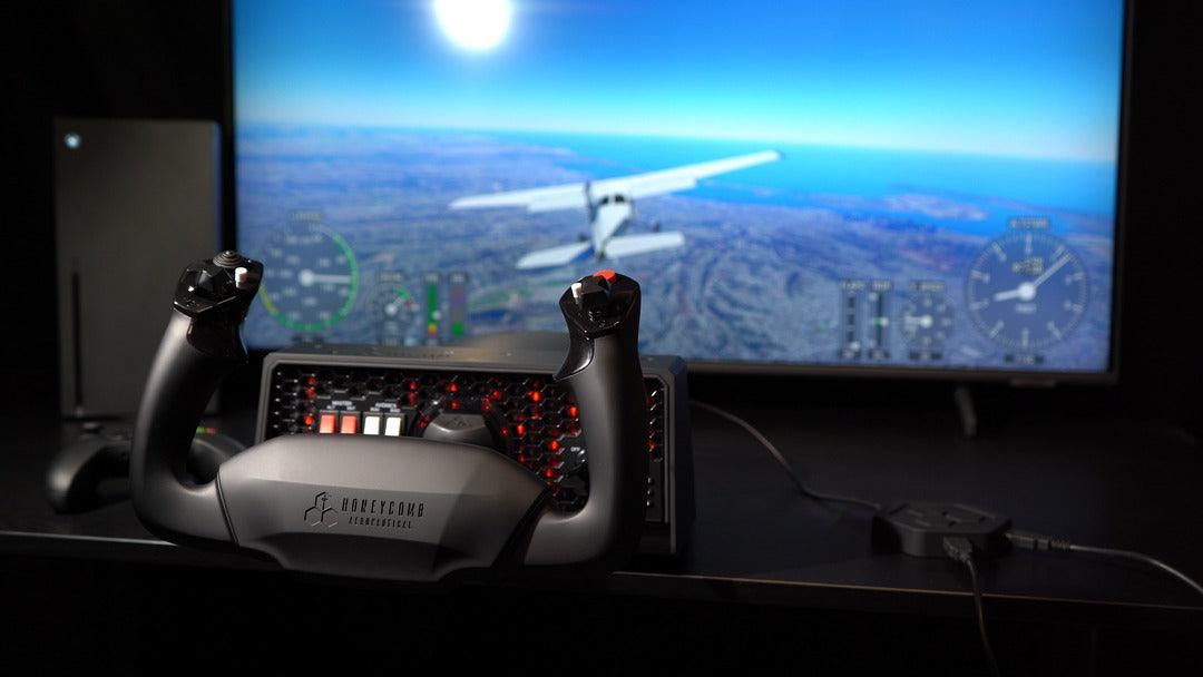 Honeycomb Aeronautical Alpha Flight Controls XPC Yoke & Switch Panel For XBOX/PC - DataBlitz